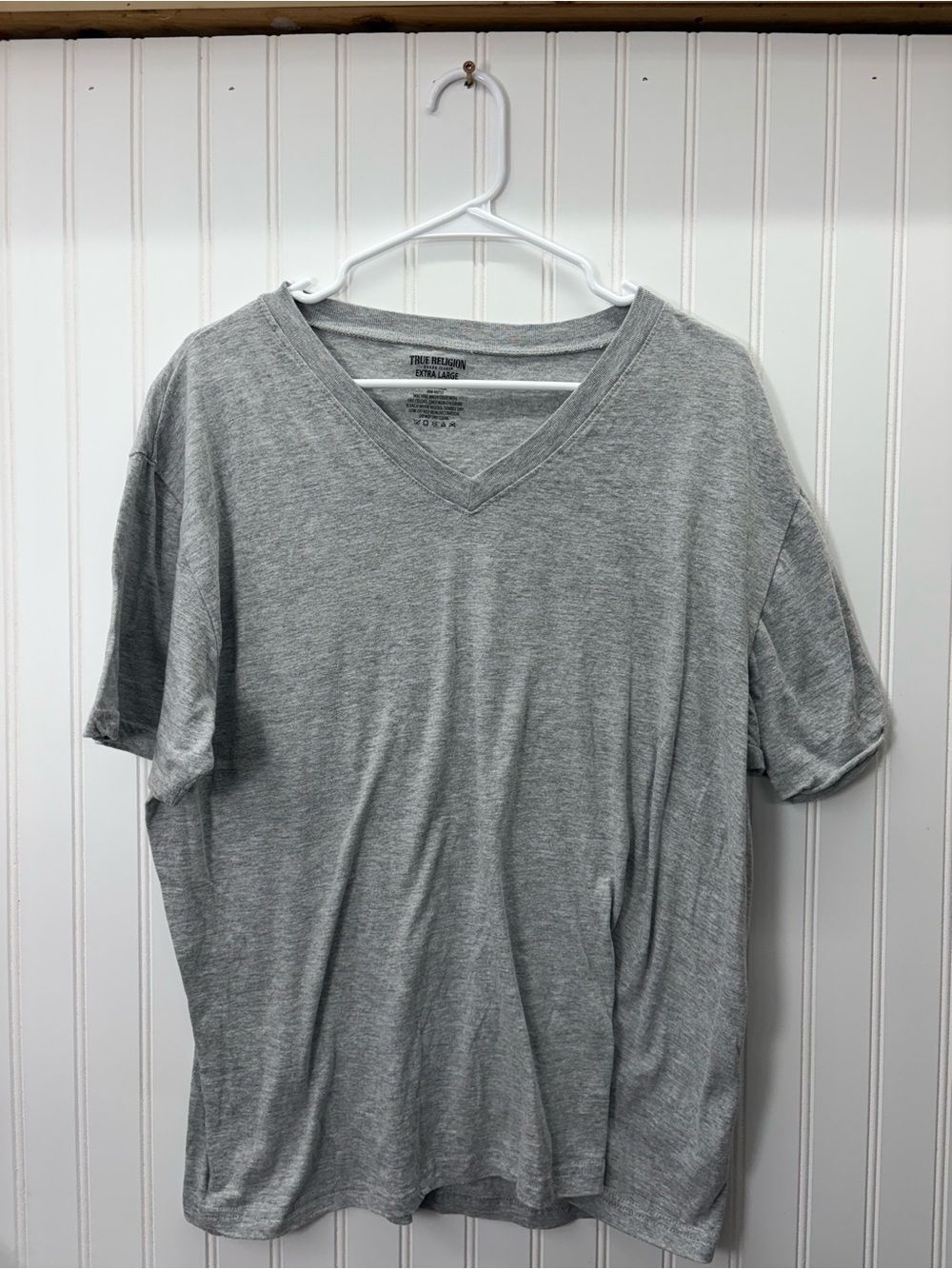 True Religion Men's Light Gray V-Neck Short Sleeve cotton lightweight Tee